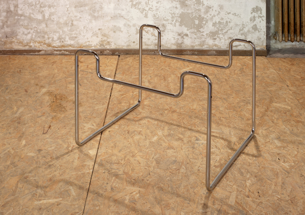 026. Tobias Hoffknecht Untitled 2014 steel 60x80x90cm - courtesy AplusB Brescia