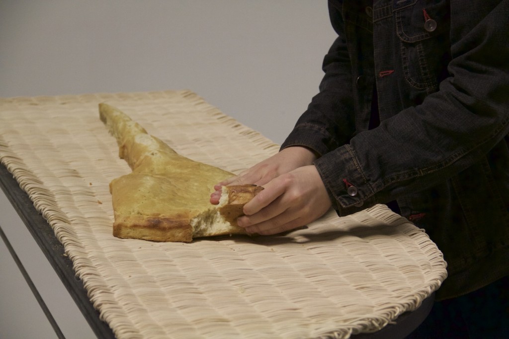 02 - Marco Gobbi, vista insieme Meridians, tavoli in ferro e piano intagliato, pane, 2016